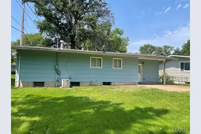 130 Dauphin Lane, Florissant, MO 63033 - Photo 9