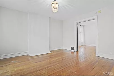 4246 Botanical Avenue, Saint Louis, MO 63110 - Photo 5