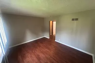 8532 Jenny Dr, Saint Louis, MO 63121 - Photo 3