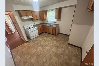 8532 Jenny Drive, Saint Louis, MO 63121 - Photo 5