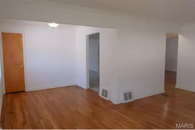 10522 Byfield Drive, Bellefontaine Neighbors, MO 63137 - Photo 3