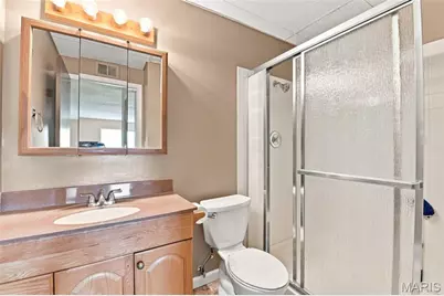 1279 Guelbreth Lane #301, Saint Louis, MO 63146 - Photo 11