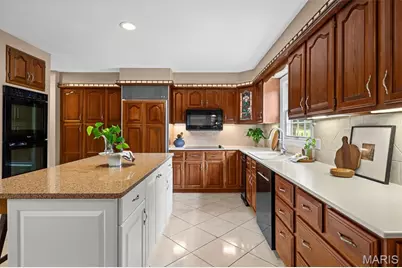37 Beacon Hill Lane, Creve Coeur, MO 63141 - Photo 11