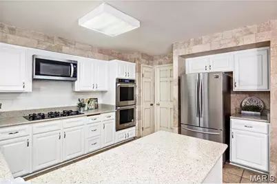 13238 Pinetree Lake Drive, Town and Country, MO 63017 - Photo 9
