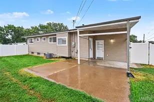 2250 Rivoli Pl, Florissant, MO 63031 - Photo 15