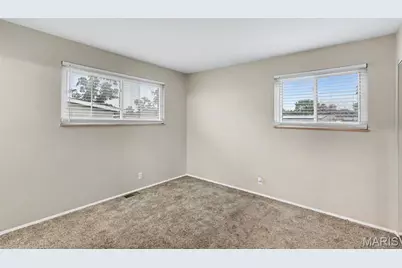 2250 Rivoli Place, Florissant, MO 63031 - Photo 7