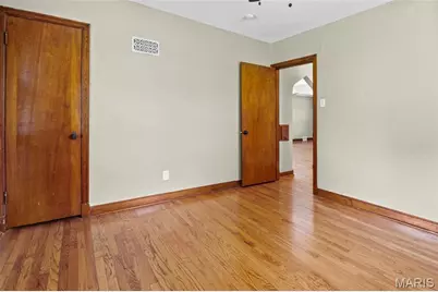 9019 McNulty Drive, Saint Louis, MO 63114 - Photo 11