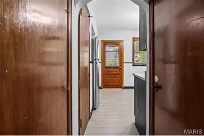 9019 McNulty Drive, Saint Louis, MO 63114 - Photo 5
