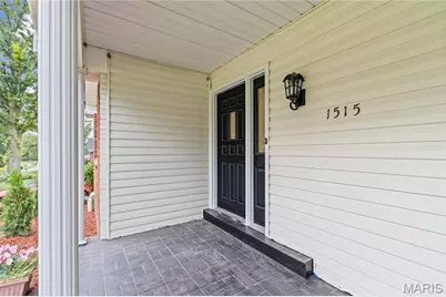 1515 Lisa Drive, Florissant, MO 63033 - Photo 5
