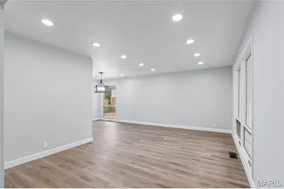 1515 Lisa Drive, Florissant, MO 63033 - Photo 7