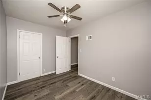 8136 Ellerton Ave, Saint Louis, MO 63114 - Photo 13