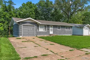 104 Fenwick Dr, Ferguson, MO 63135 - Photo 1