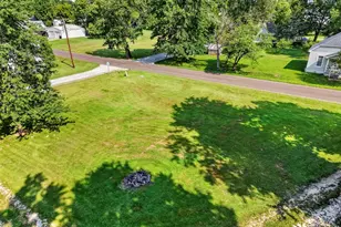 546 Chestnut St, Hawk Point, MO 63349 - Photo 51