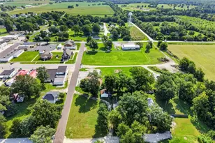 546 Chestnut St, Hawk Point, MO 63349 - Photo 45