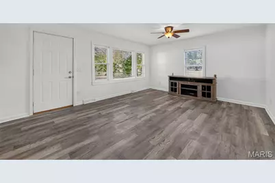 546 Chestnut Street, Hawk Point, MO 63349 - Photo 11