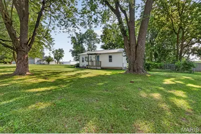 546 Chestnut Street, Hawk Point, MO 63349 - Photo 39