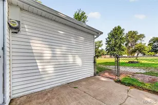546 Chestnut St, Hawk Point, MO 63349 - Photo 35