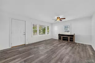 546 Chestnut St, Hawk Point, MO 63349 - Photo 13