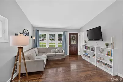 628 Sessions Avenue, Saint Louis, MO 63126 - Photo 3