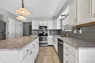 305 Highgrove Pl Dr, O'Fallon, MO 63366 - Photo 21
