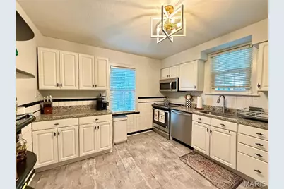 22 Stratford Lane, Brentwood, MO 63144 - Photo 3