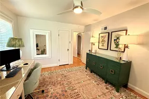 22 Stratford Ln, Brentwood, MO 63144 - Photo 7