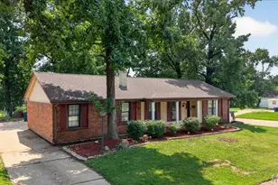 3608 Whispering Woods Dr, Florissant, MO 63031 - Photo 5