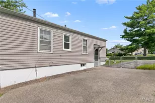3241 Lynros Dr, Saint Ann, MO 63074 - Photo 17