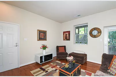 627 Clara Avenue #104, Saint Louis, MO 63112 - Photo 9