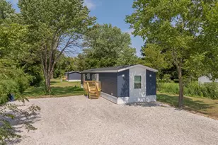 115 High St, Truxton, MO 63381 - Photo 1