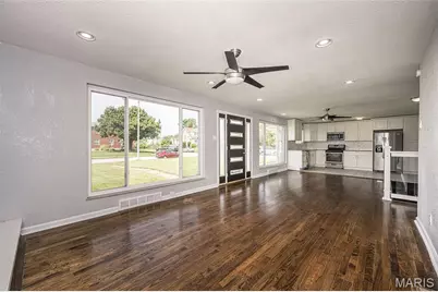 6064 W Cabanne Place, Saint Louis, MO 63112 - Photo 5