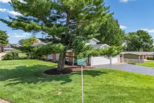1 Oakland Hills Dr, Chesterfield, MO 63017 - Photo 3