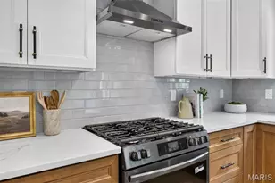 12215 Country Manor Ln, Saint Louis, MO 63141 - Photo 7
