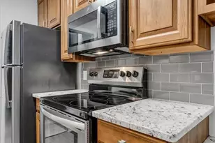 13472 Mason Village Ct, Town and Country, MO 63131 - Photo 9