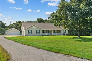 4944 Walnut Grove Dr, Villa Ridge, MO 63089 - Photo 1