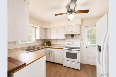 320 N 11th St, De Soto, MO 63020 - Photo 15