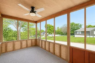 320 N 11th St, De Soto, MO 63020 - Photo 25