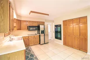 395 Statesman Ct, Chesterfield, MO 63017 - Photo 5