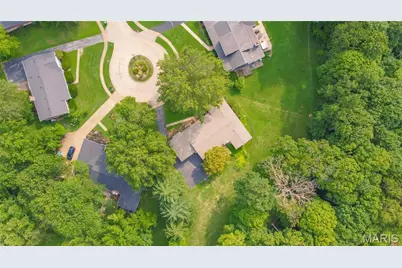 395 Statesman Court, Chesterfield, MO 63017 - Photo 37