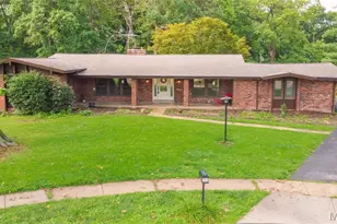 395 Statesman Ct, Chesterfield, MO 63017 - Photo 1