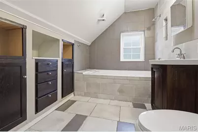 402 Tiffin Avenue, Saint Louis, MO 63135 - Photo 15