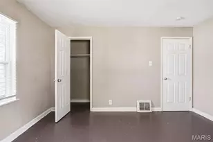 10154 Coburg Lands Dr, Saint Louis, MO 63137 - Photo 11