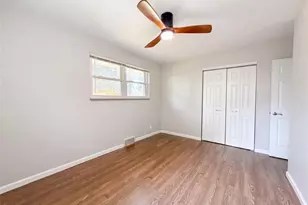 871 Wycliffe Ct, Saint Louis, MO 63125 - Photo 9