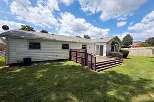 871 Wycliffe Ct, Saint Louis, MO 63125 - Photo 5