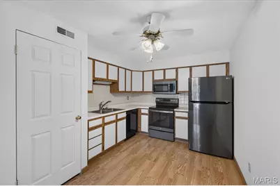 667 S Kirkwood Road #102, Kirkwood, MO 63122 - Photo 3