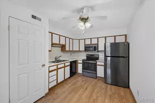 667 S Kirkwood Rd, Kirkwood, MO 63122 - Photo 3