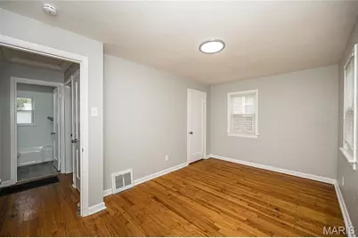 423 Warford Avenue, Saint Louis, MO 63135 - Photo 9