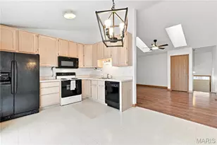 3034 Crown Dr, Saint Peters, MO 63376 - Photo 7
