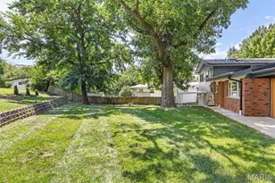 1112 Trieste Dr, Saint Louis, MO 63146 - Photo 33