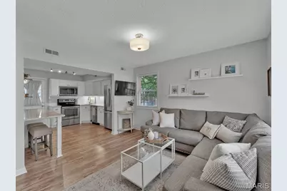 9049 W Swan Circle, Saint Louis, MO 63144 - Photo 5